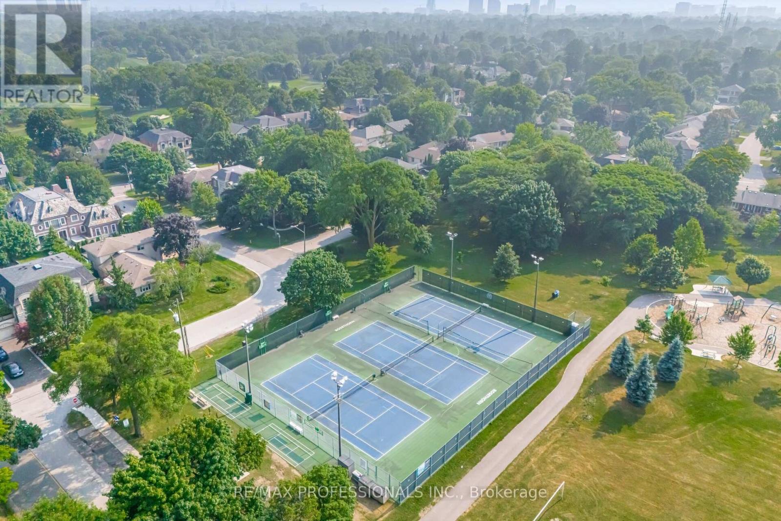 55 Bywood Drive, Toronto, Ontario  M9A 1M1 - Photo 32 - W12349974