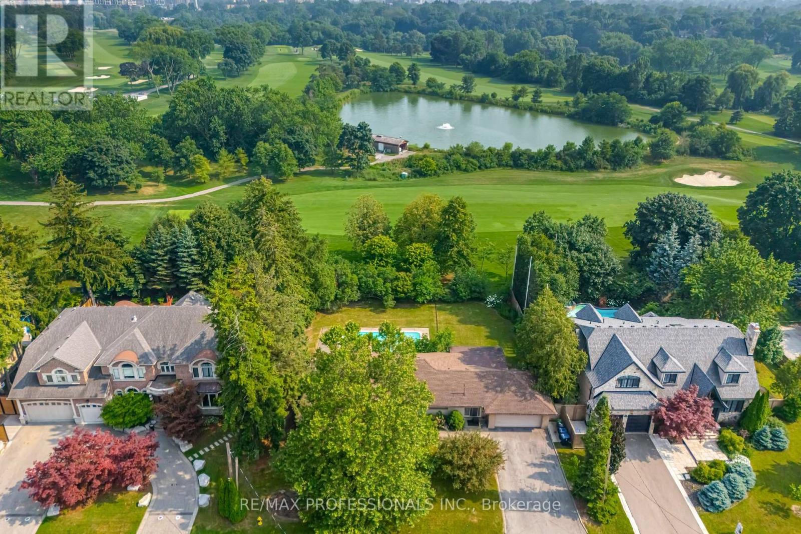 55 Bywood Drive, Toronto, Ontario  M9A 1M1 - Photo 33 - W12349974