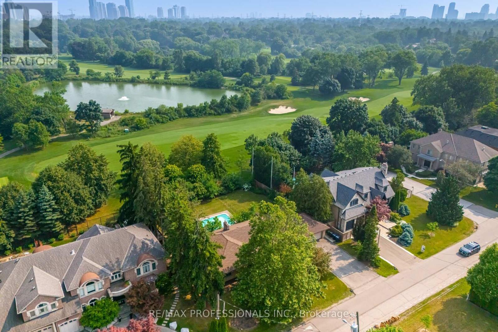 55 Bywood Drive, Toronto, Ontario  M9A 1M1 - Photo 36 - W12349974