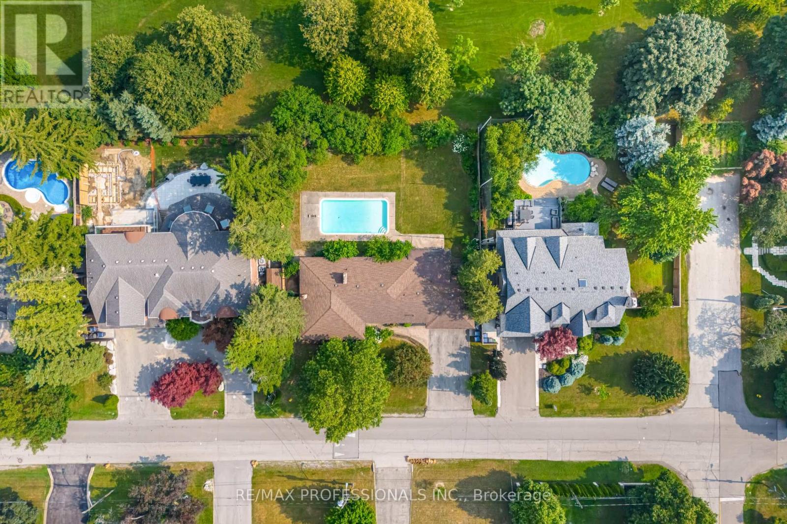 55 Bywood Drive, Toronto, Ontario  M9A 1M1 - Photo 37 - W12349974