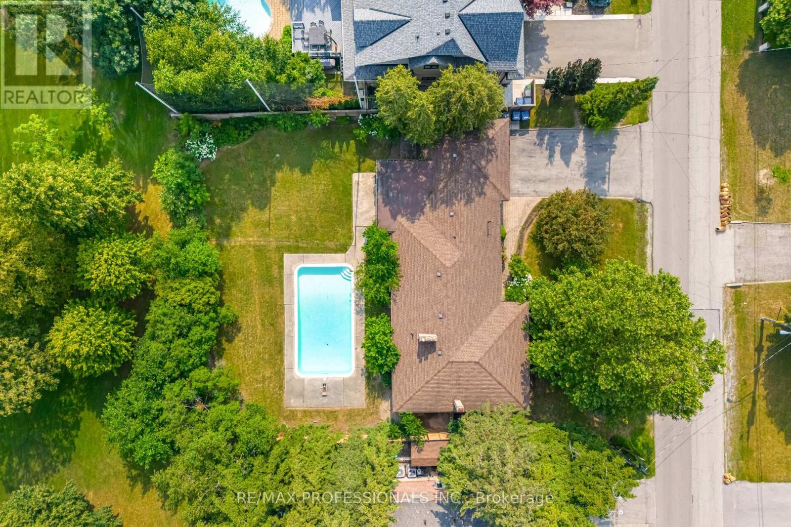 55 Bywood Drive, Toronto, Ontario  M9A 1M1 - Photo 38 - W12349974