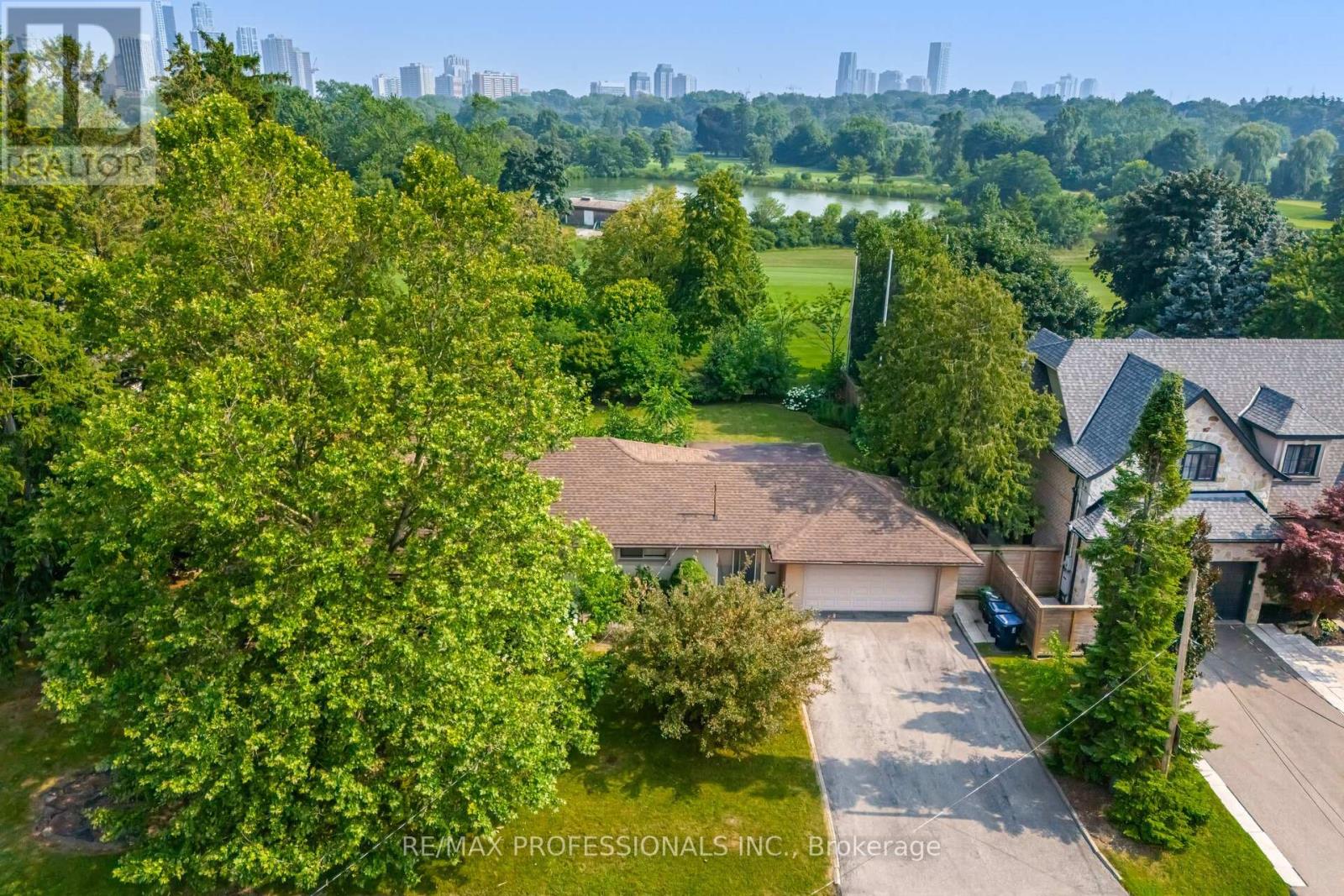 55 Bywood Drive, Toronto, Ontario  M9A 1M1 - Photo 40 - W12349974