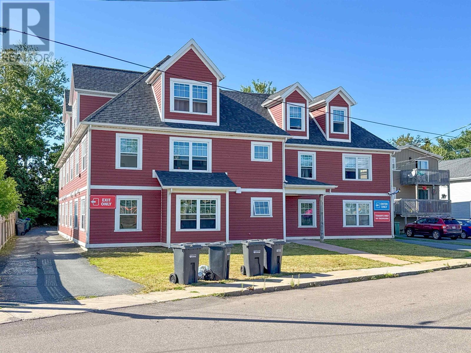 343 Kent Street, Charlottetown, Prince Edward Island  C1B 1M8 - Photo 2 - 202520876