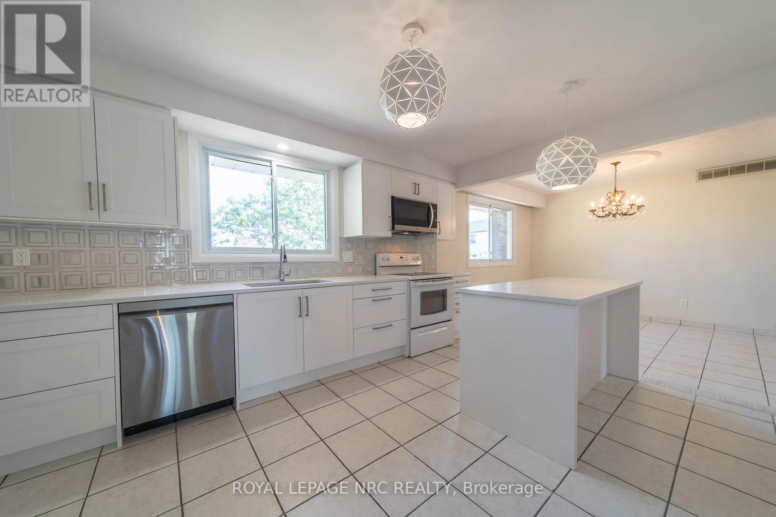 7797 Mulhern Street, Niagara Falls, Ontario  L2H 1B6 - Photo 6 - X12349240