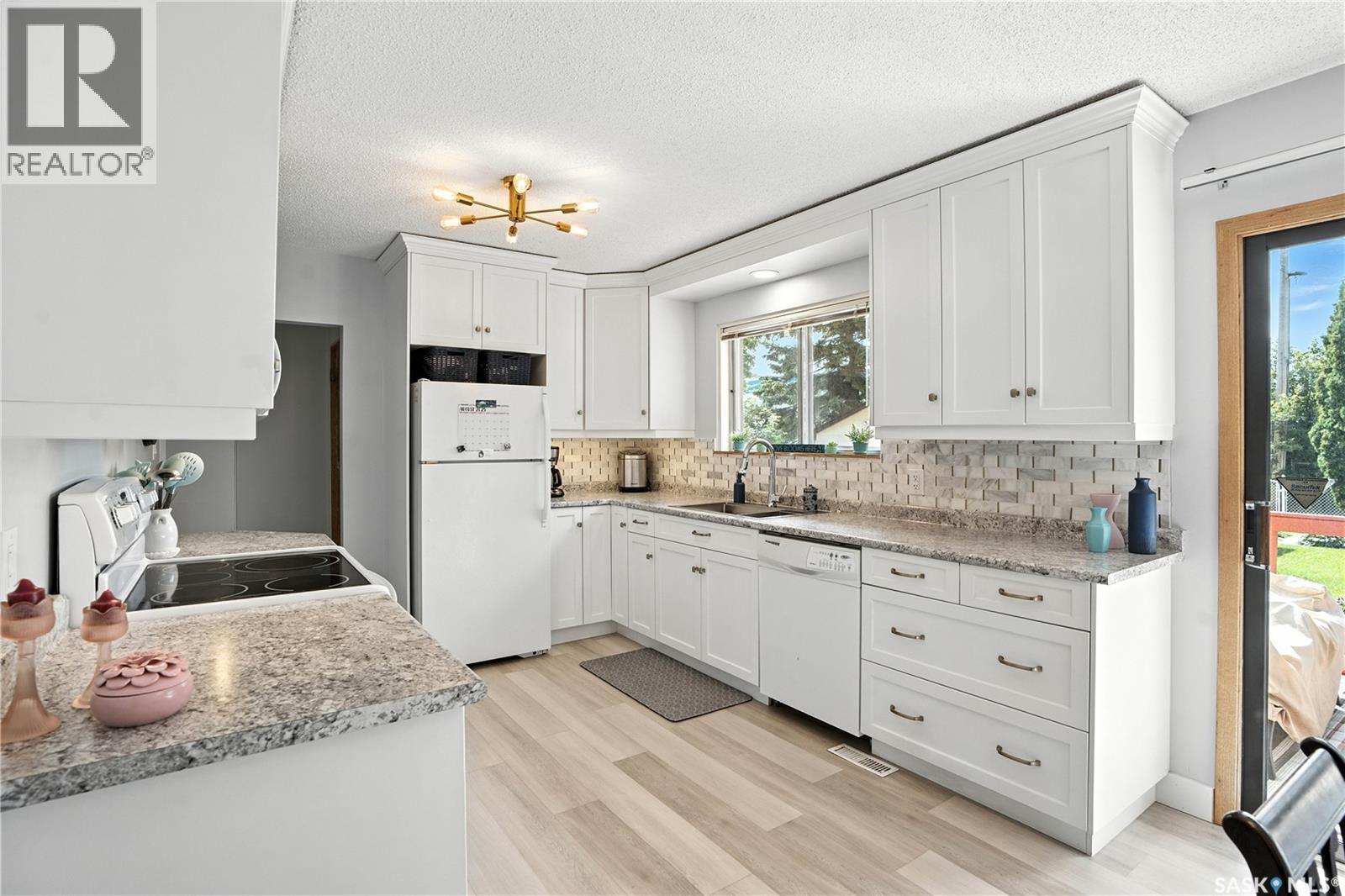 243 25th Street W, Prince Albert, Saskatchewan  S6V 4P4 - Photo 7 - SK015889