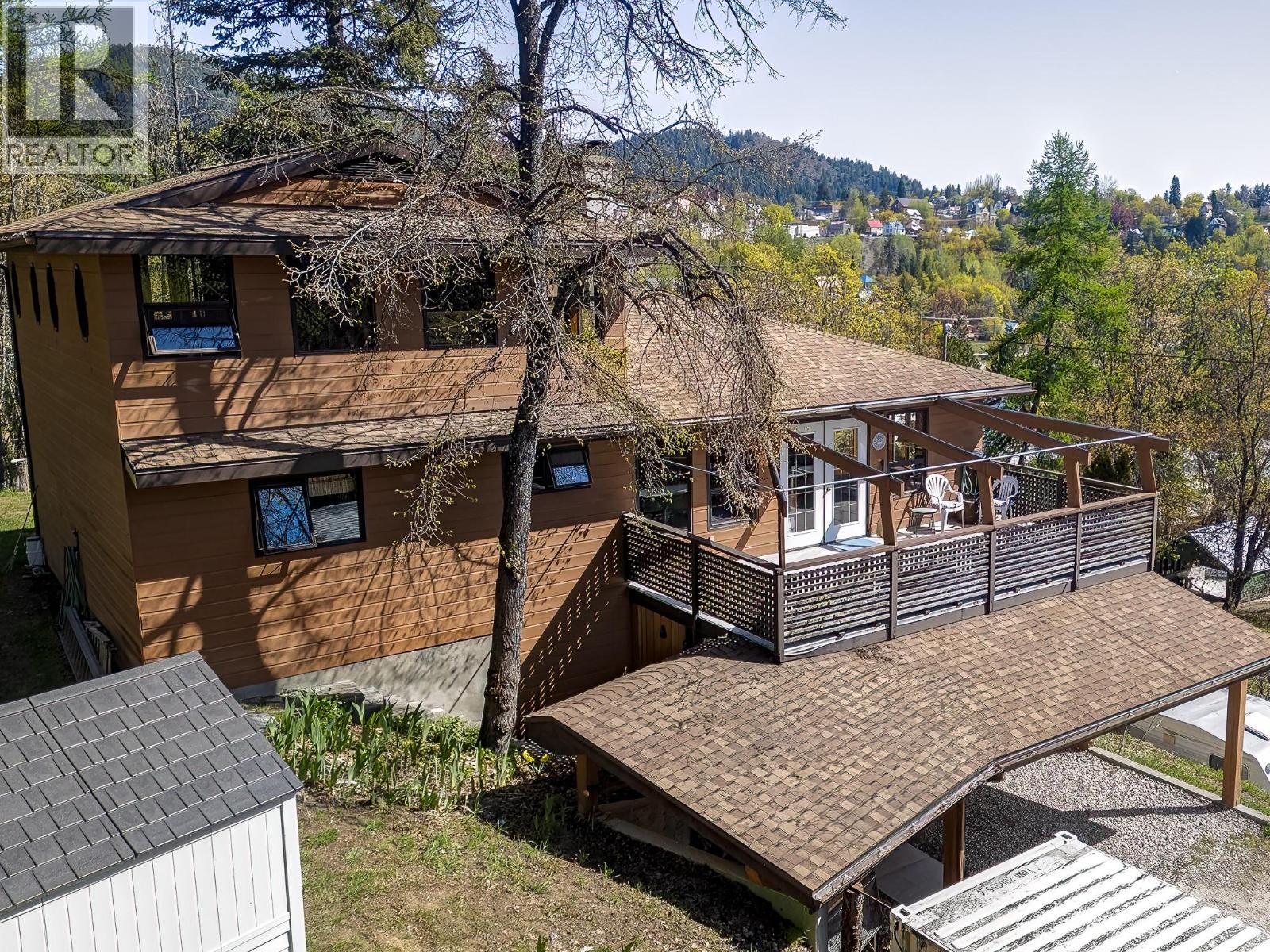 Property at 1750 Phoenix Avenue image 4