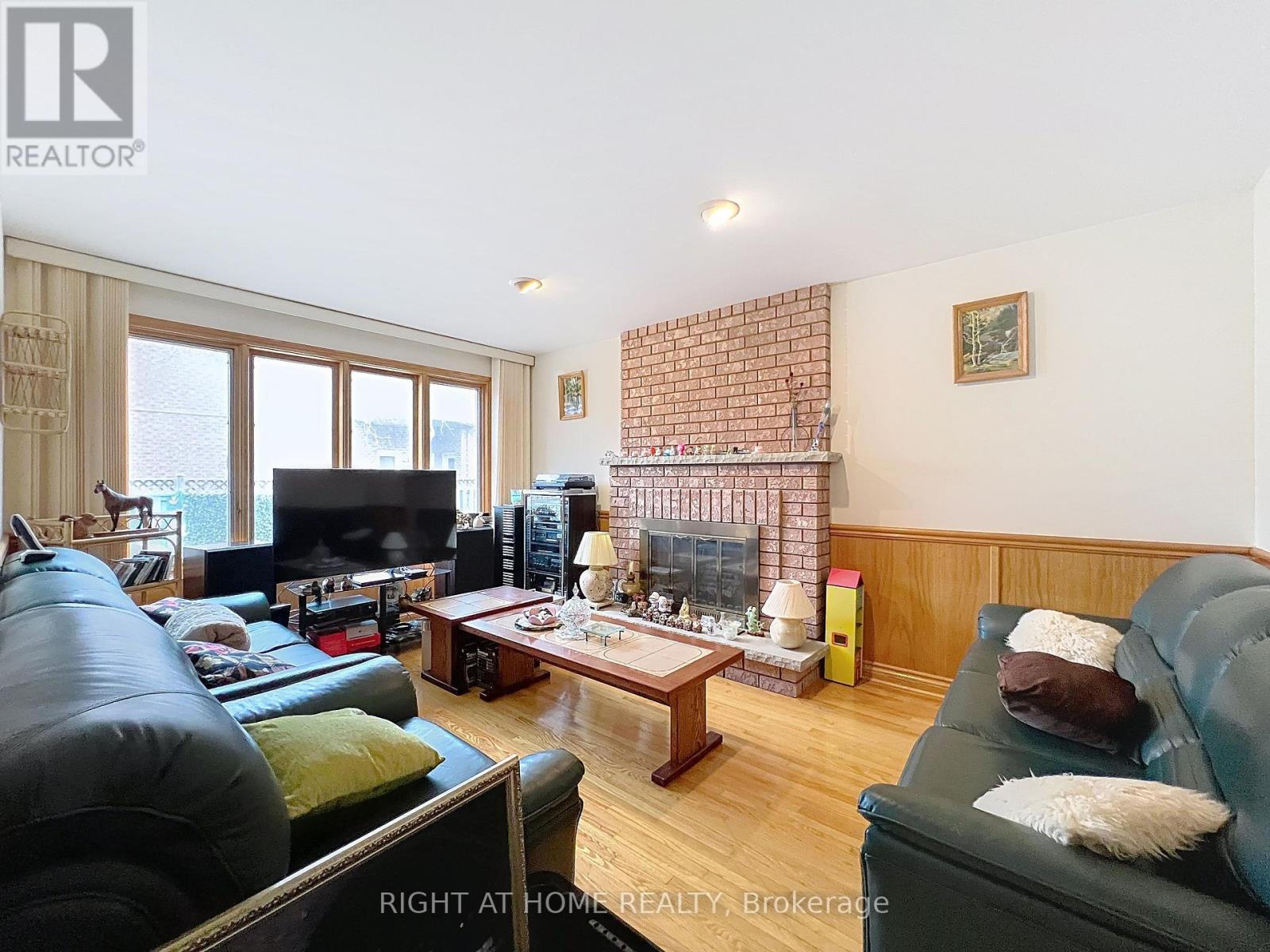 150 Holmes Avenue, Toronto, Ontario  M2N 4M6 - Photo 14 - C12350041