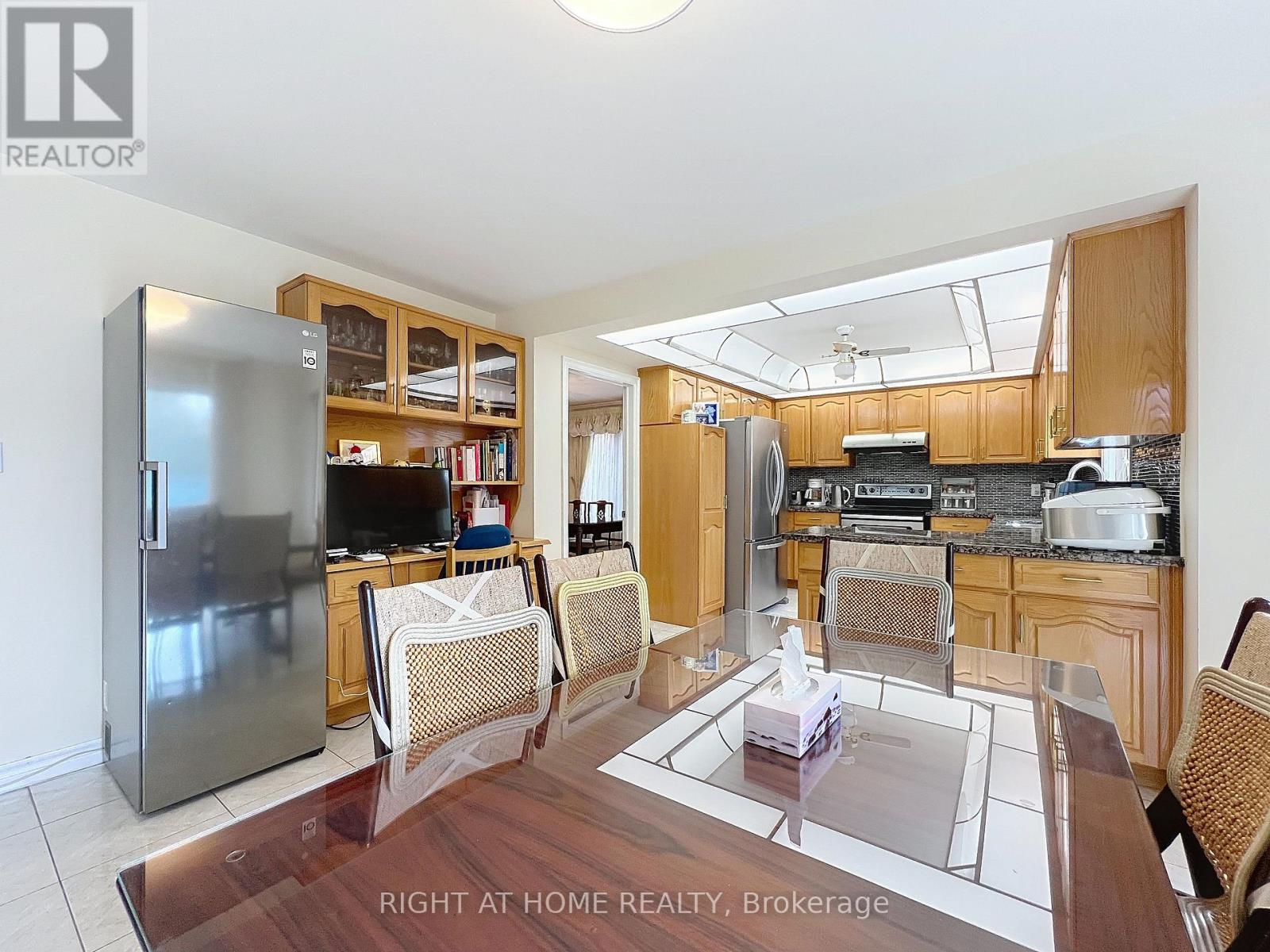 150 Holmes Avenue, Toronto, Ontario  M2N 4M6 - Photo 15 - C12350041