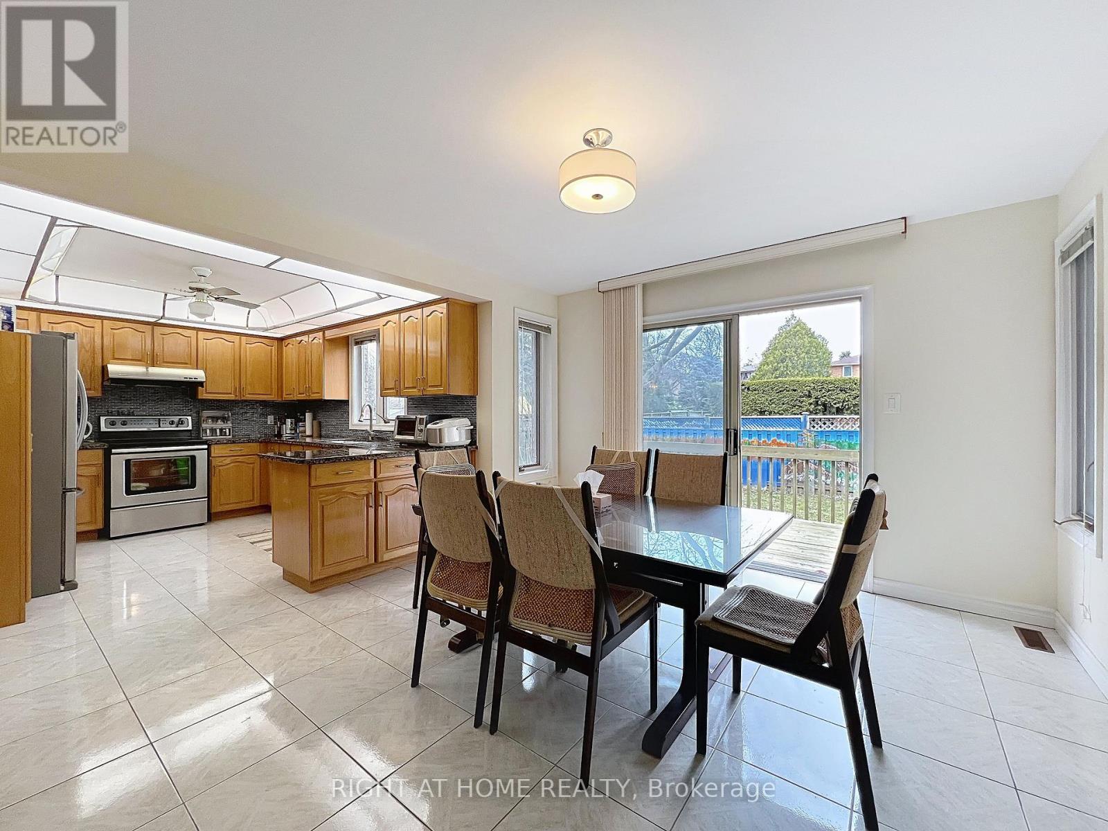 150 Holmes Avenue, Toronto, Ontario  M2N 4M6 - Photo 16 - C12350041