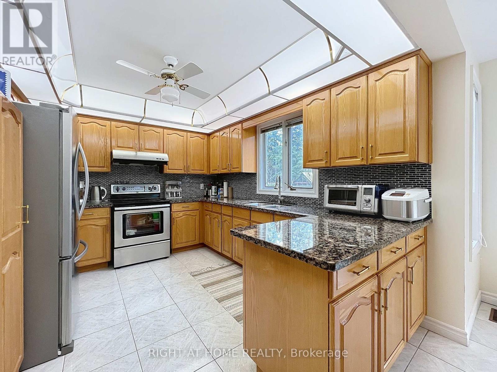 150 Holmes Avenue, Toronto, Ontario  M2N 4M6 - Photo 17 - C12350041