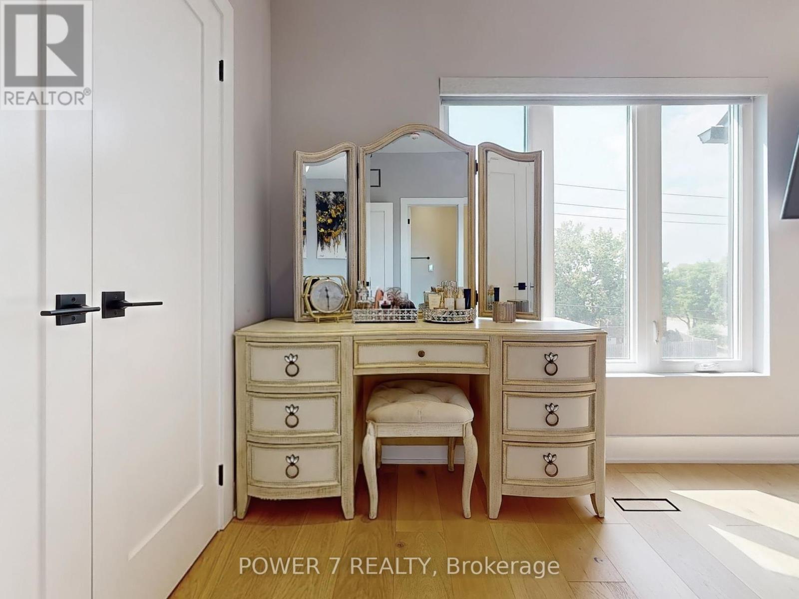 34 Dresden Road, Toronto, Ontario  M3H 1W9 - Photo 27 - C12350052