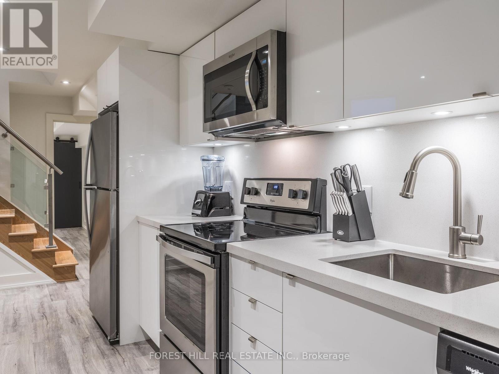 20 St Annes Road, Toronto, Ontario  M6J 2C1 - Photo 6 - C12350099