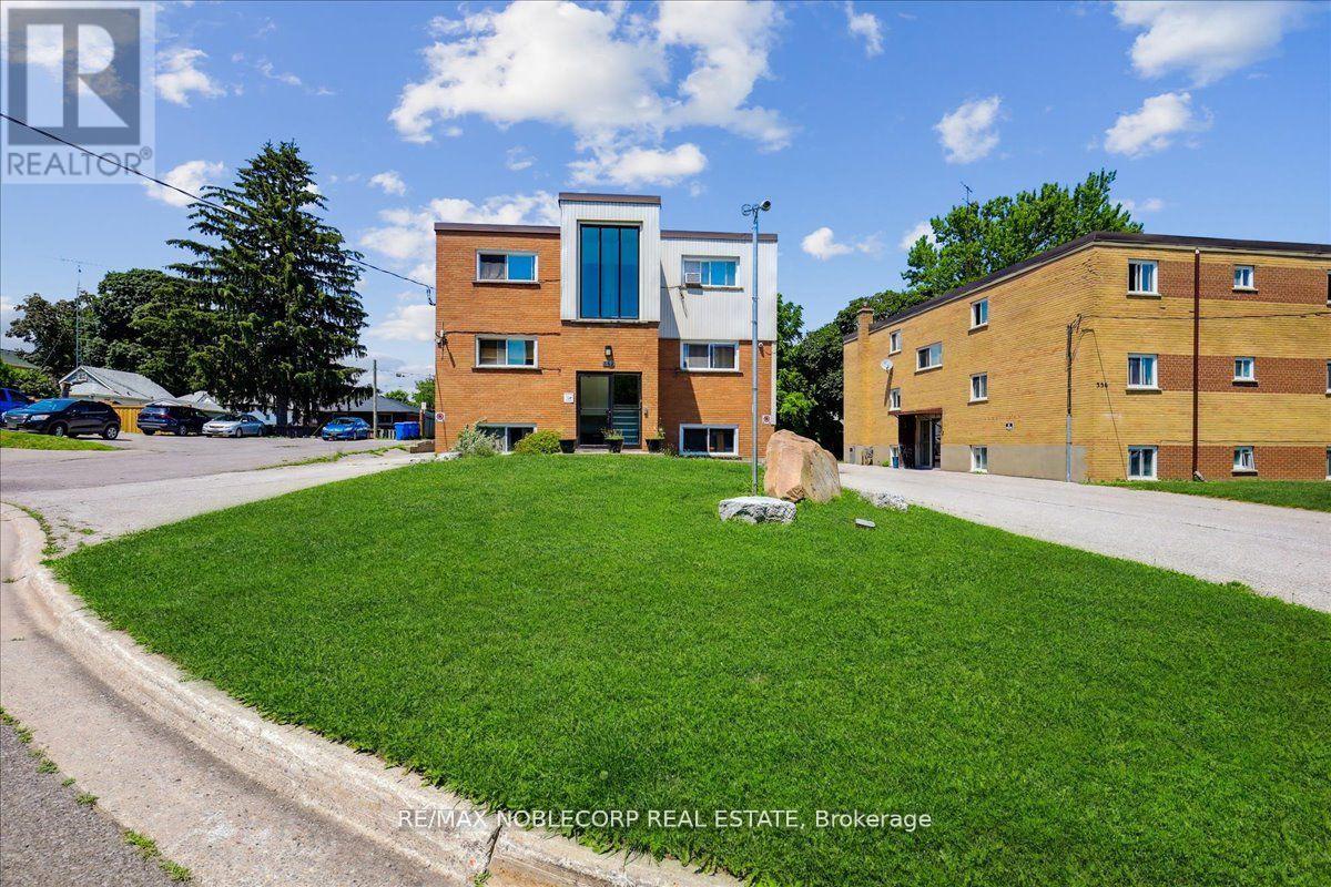 2 - 362 Elgin Court, Oshawa, Ontario  L1J 2P4 - Photo 1 - E12350156
