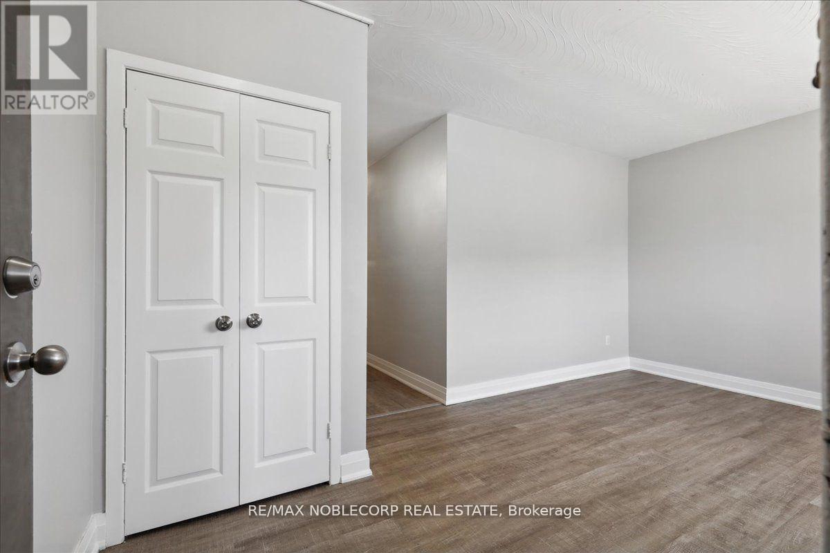 2 - 362 Elgin Court, Oshawa, Ontario  L1J 2P4 - Photo 5 - E12350156