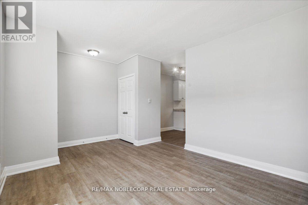 2 - 362 Elgin Court, Oshawa, Ontario  L1J 2P4 - Photo 6 - E12350156