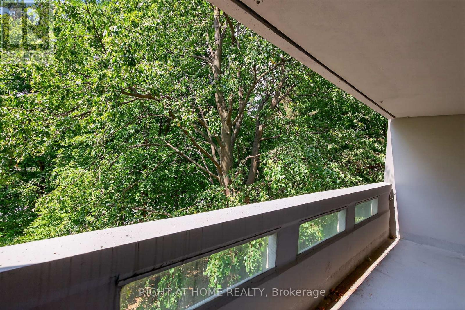 211 - 60 Inverlochy Boulevard, Markham (Royal Orchard), Ontario  L3T 4T7 - Photo 39 - N12343379