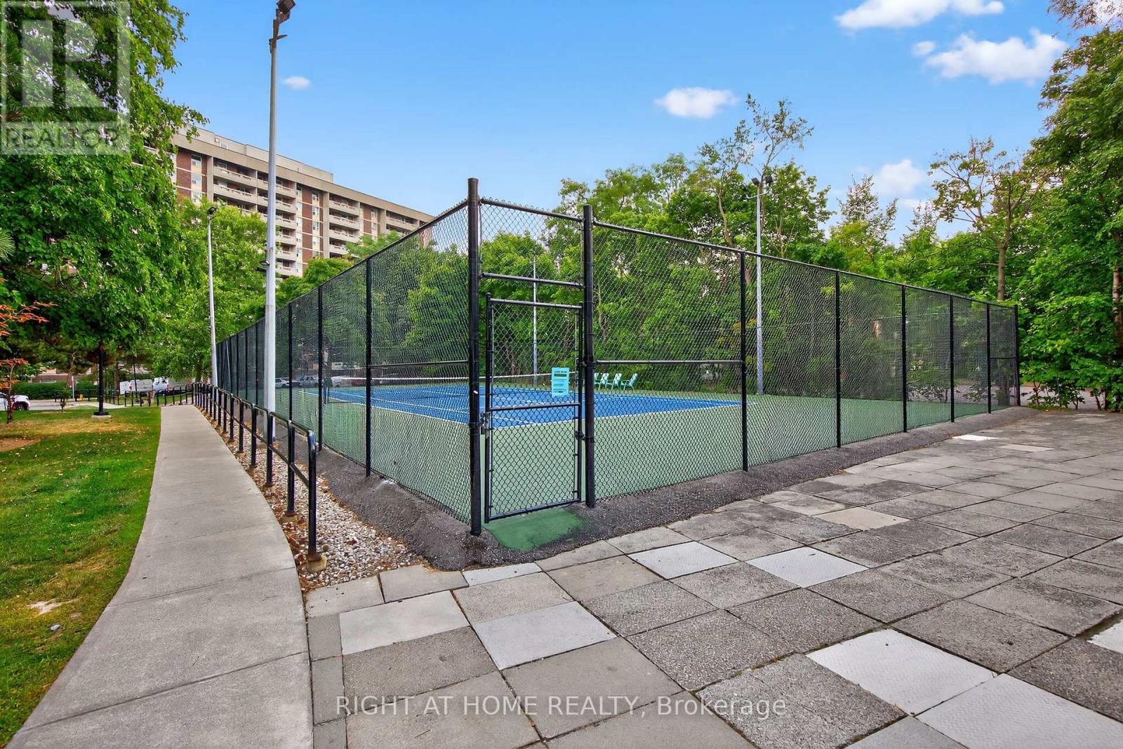 211 - 60 Inverlochy Boulevard, Markham (Royal Orchard), Ontario  L3T 4T7 - Photo 45 - N12343379