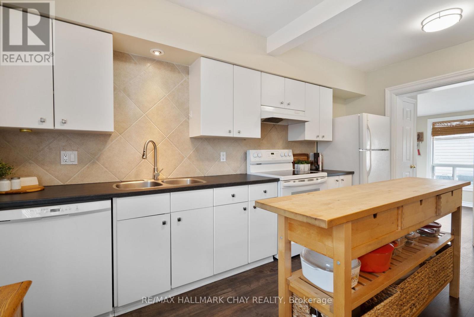 2088 Victoria Street, Innisfil (Stroud), Ontario  L9S 1K4 - Photo 19 - N12350094