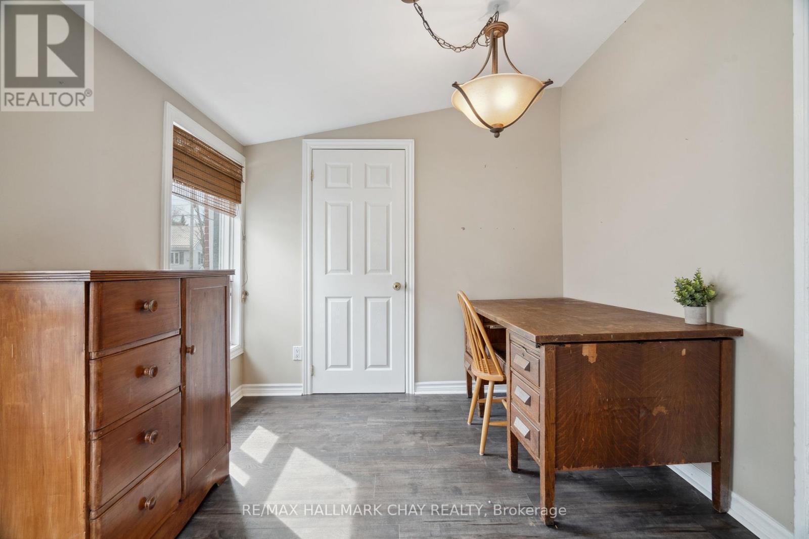 2088 Victoria Street, Innisfil (Stroud), Ontario  L9S 1K4 - Photo 24 - N12350094