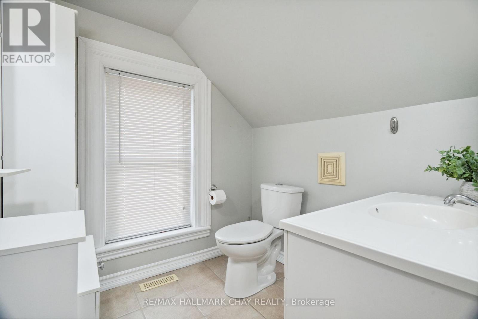 2088 Victoria Street, Innisfil (Stroud), Ontario  L9S 1K4 - Photo 27 - N12350094