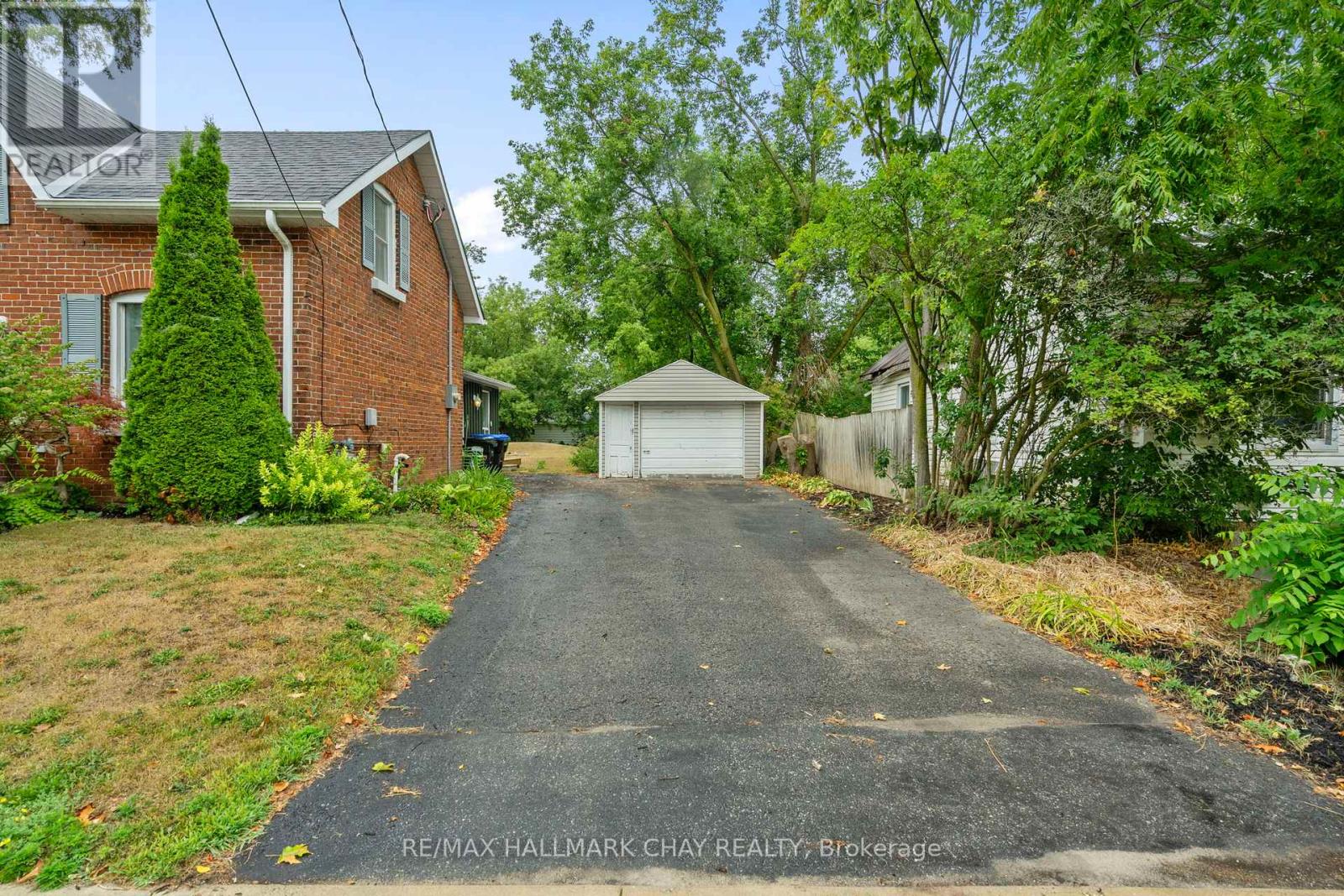 2088 Victoria Street, Innisfil (Stroud), Ontario  L9S 1K4 - Photo 5 - N12350094