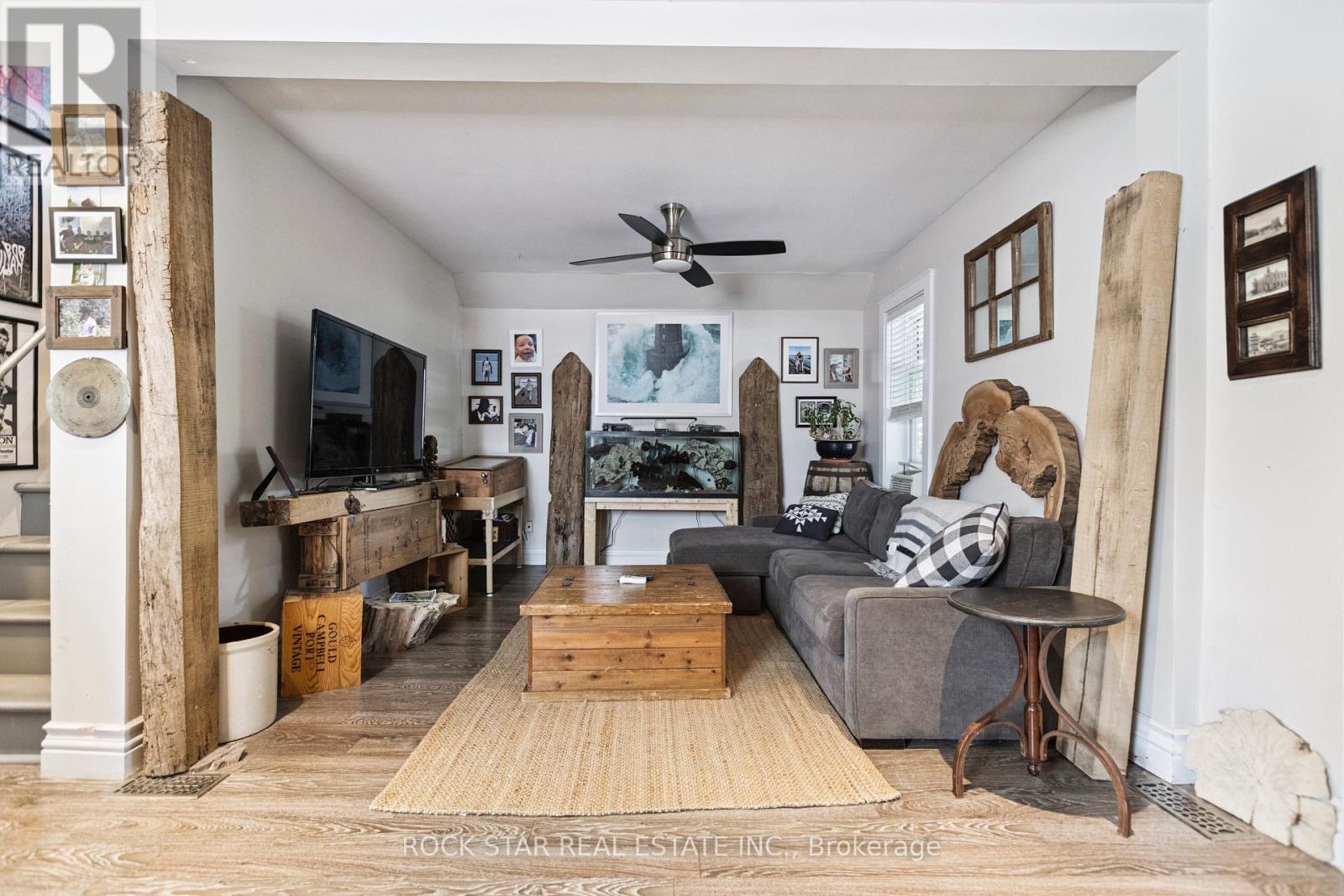 Property at 43 EBY STREET S image 4