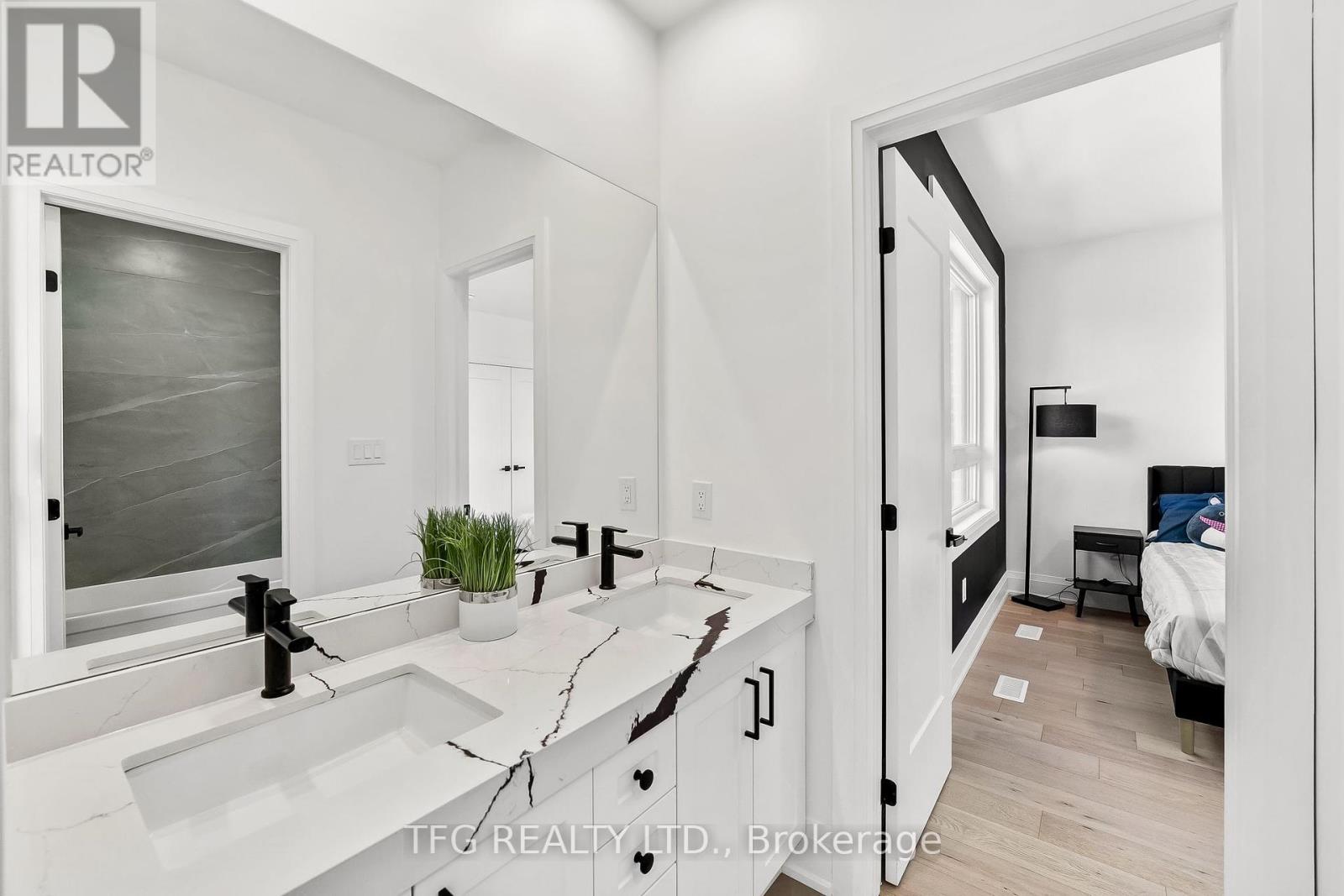 678 Otonabee Drive, Peterborough South, Ontario  K9J 7P9 - Photo 33 - X12350230