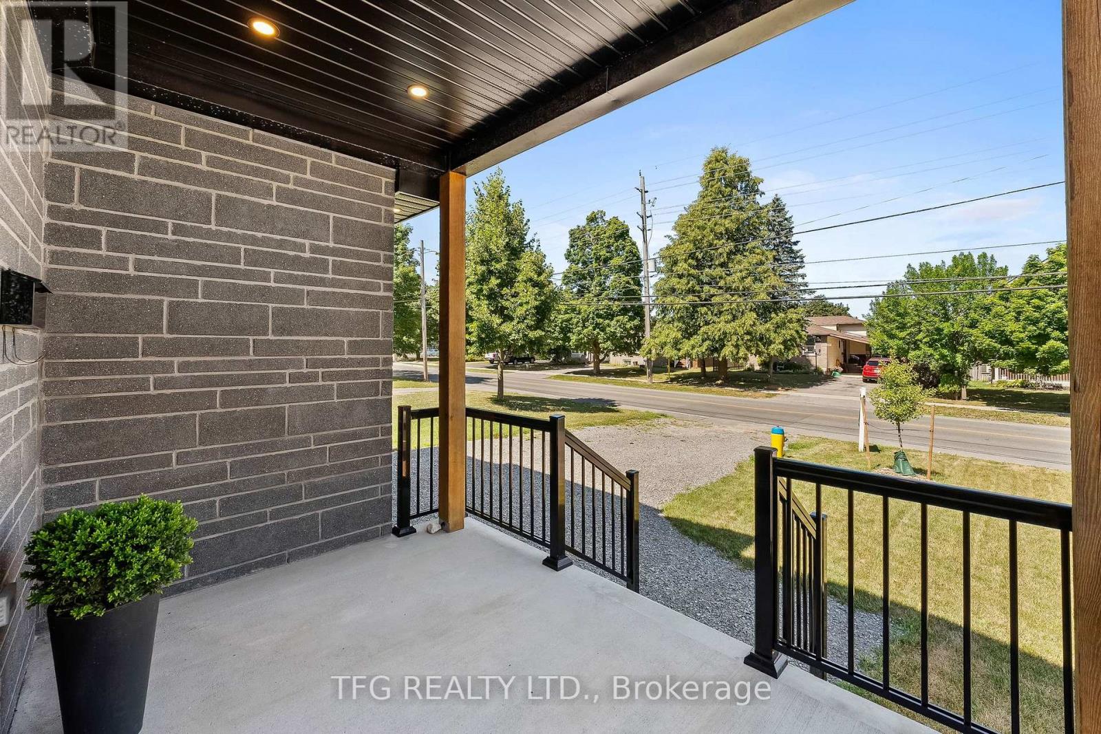 678 Otonabee Drive, Peterborough South, Ontario  K9J 7P9 - Photo 4 - X12350230