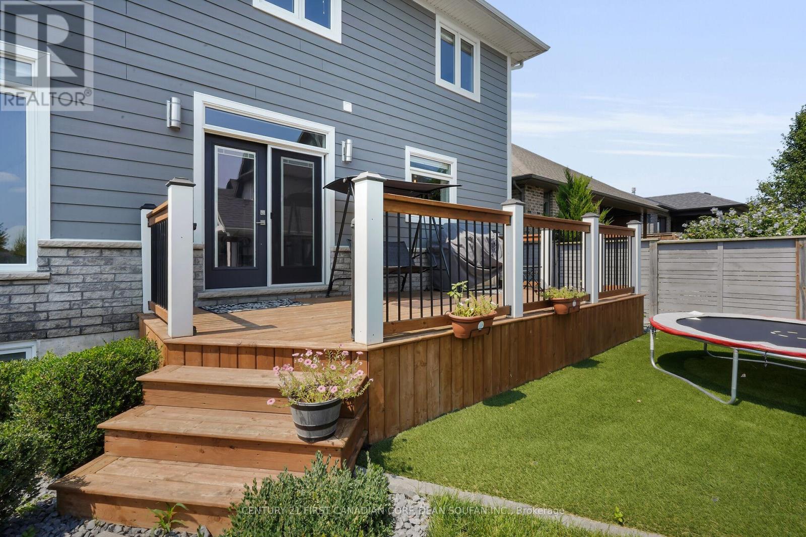 405 Darcy Drive, Strathroy-Caradoc, Ontario  N7G 0A4 - Photo 42 - X12350199