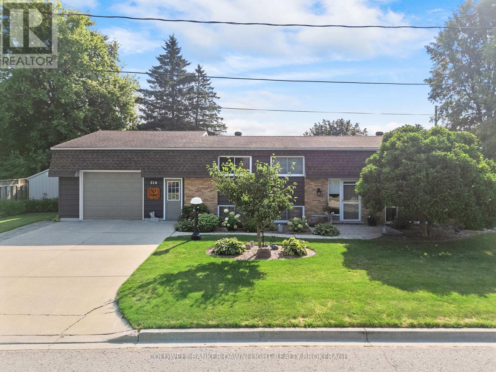 518 Edward Street, South Huron, Ontario  N0M 1S1 - Photo 1 - X12350223