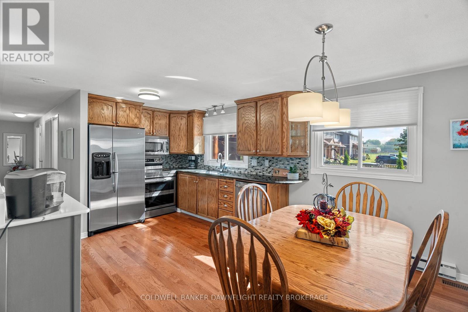 518 Edward Street, South Huron, Ontario  N0M 1S1 - Photo 12 - X12350223