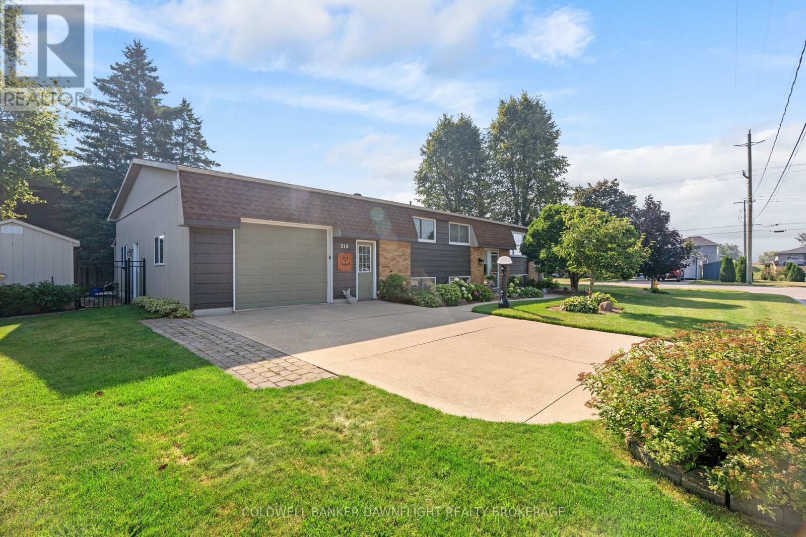 518 Edward Street, South Huron, Ontario  N0M 1S1 - Photo 2 - X12350223