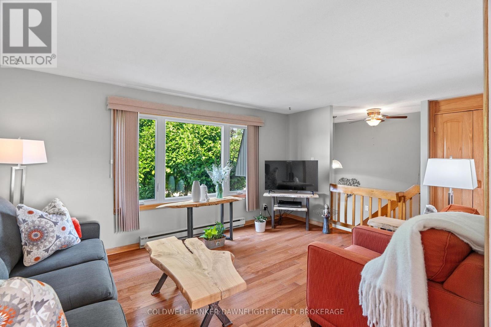 518 Edward Street, South Huron, Ontario  N0M 1S1 - Photo 9 - X12350223