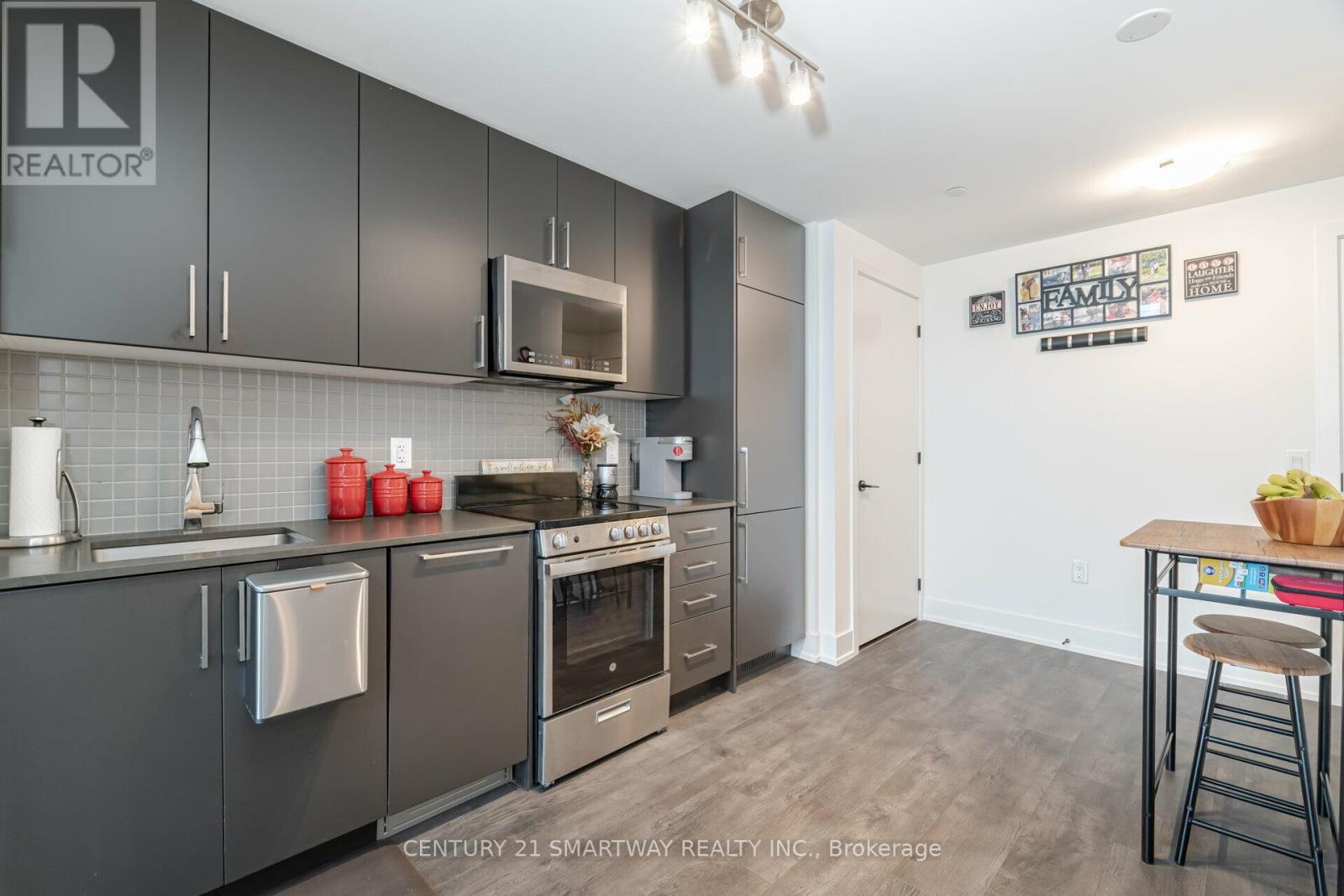 411 - 2450 Old Bronte Road, Oakville, Ontario  L6M 5P6 - Photo 10 - W12350057