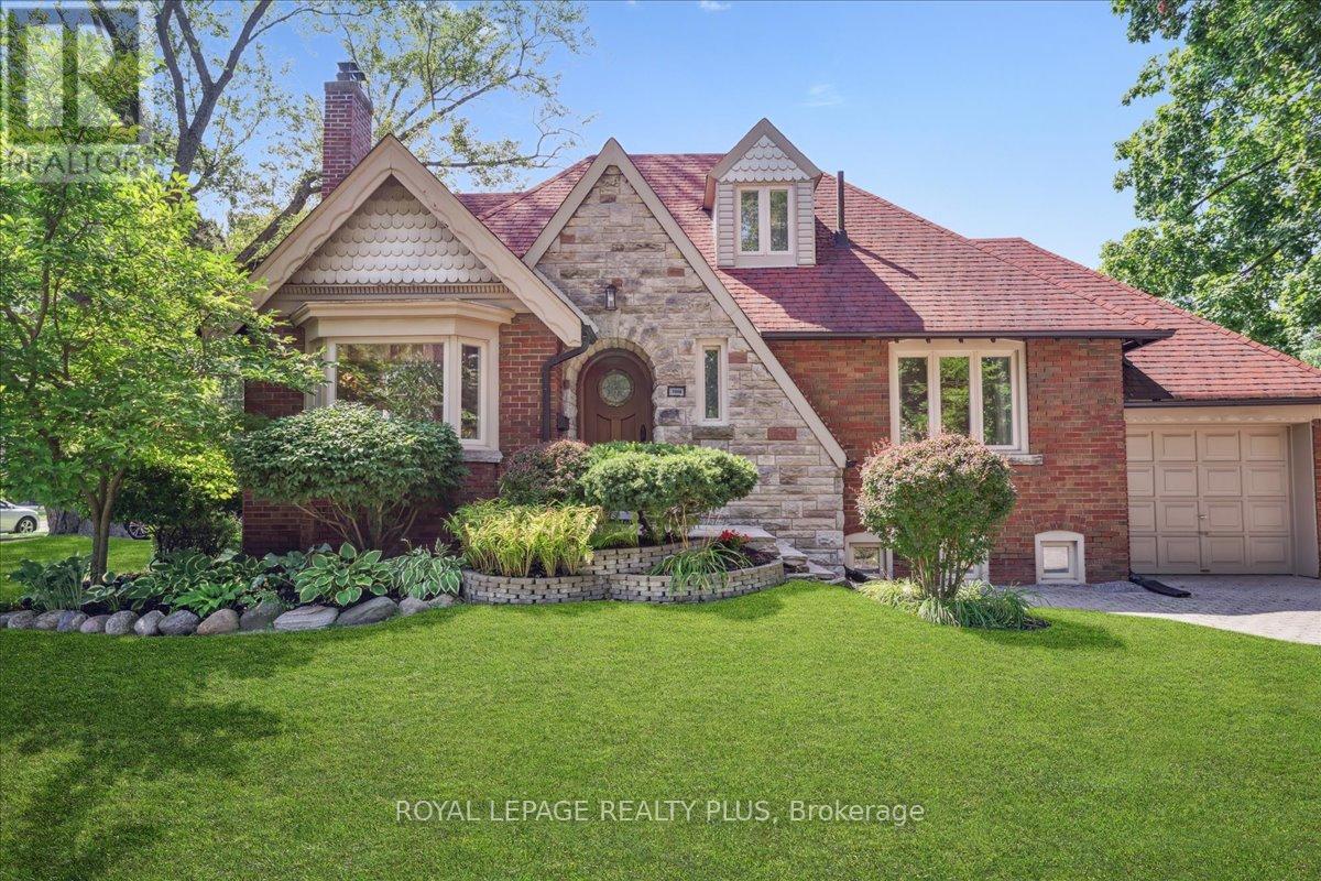 Property at 1048 ROYAL YORK ROAD image 1