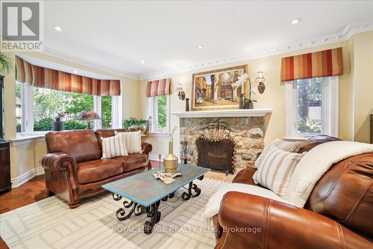 Property at 1048 ROYAL YORK ROAD image 2