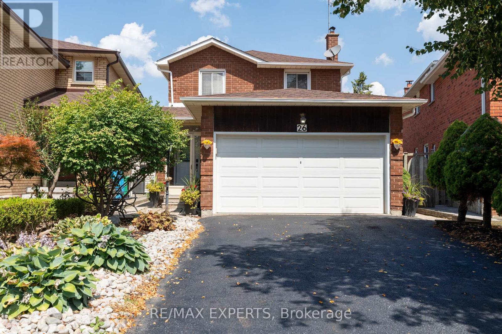 26 Langholm Court, Brampton, Ontario  L6Z 2Y1 - Photo 1 - W12350091