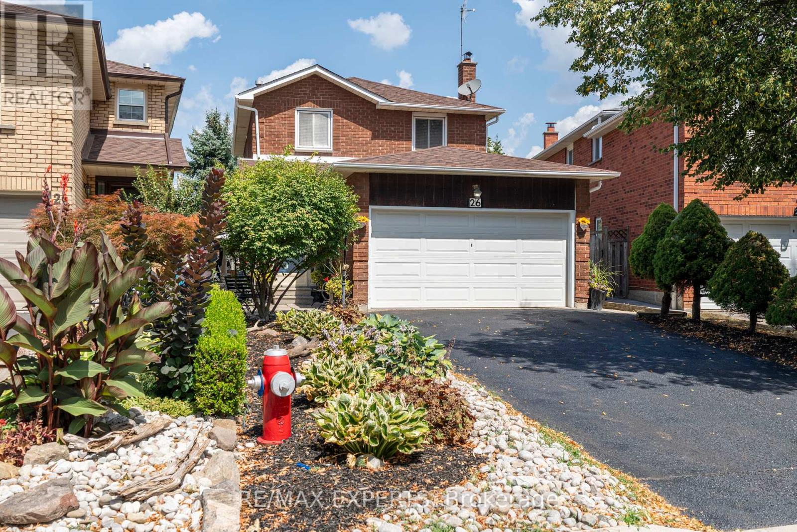 26 Langholm Court, Brampton, Ontario  L6Z 2Y1 - Photo 3 - W12350091