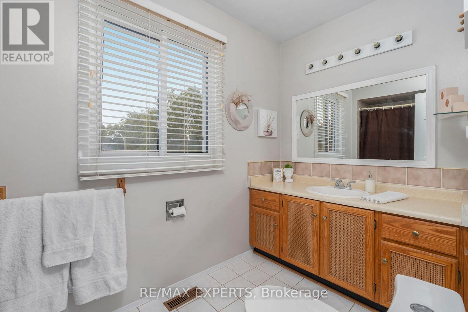 26 Langholm Court, Brampton, Ontario  L6Z 2Y1 - Photo 33 - W12350091