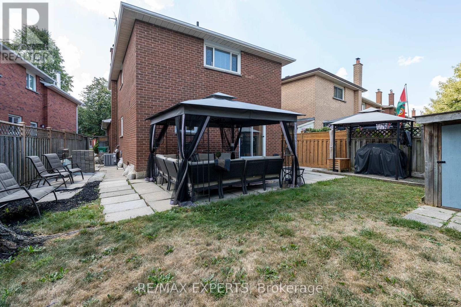 26 Langholm Court, Brampton, Ontario  L6Z 2Y1 - Photo 38 - W12350091