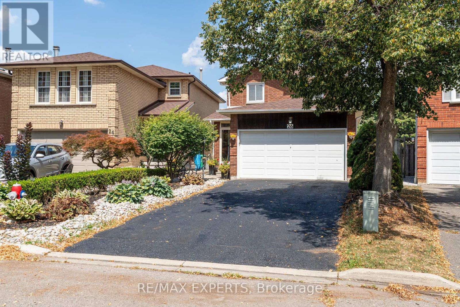 26 Langholm Court, Brampton, Ontario  L6Z 2Y1 - Photo 4 - W12350091