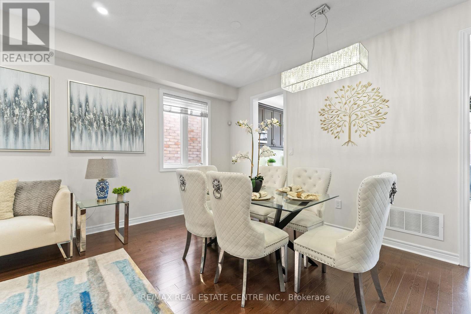 19 Foliage Drive, Brampton, Ontario  L7A 4M7 - Photo 10 - W12350106