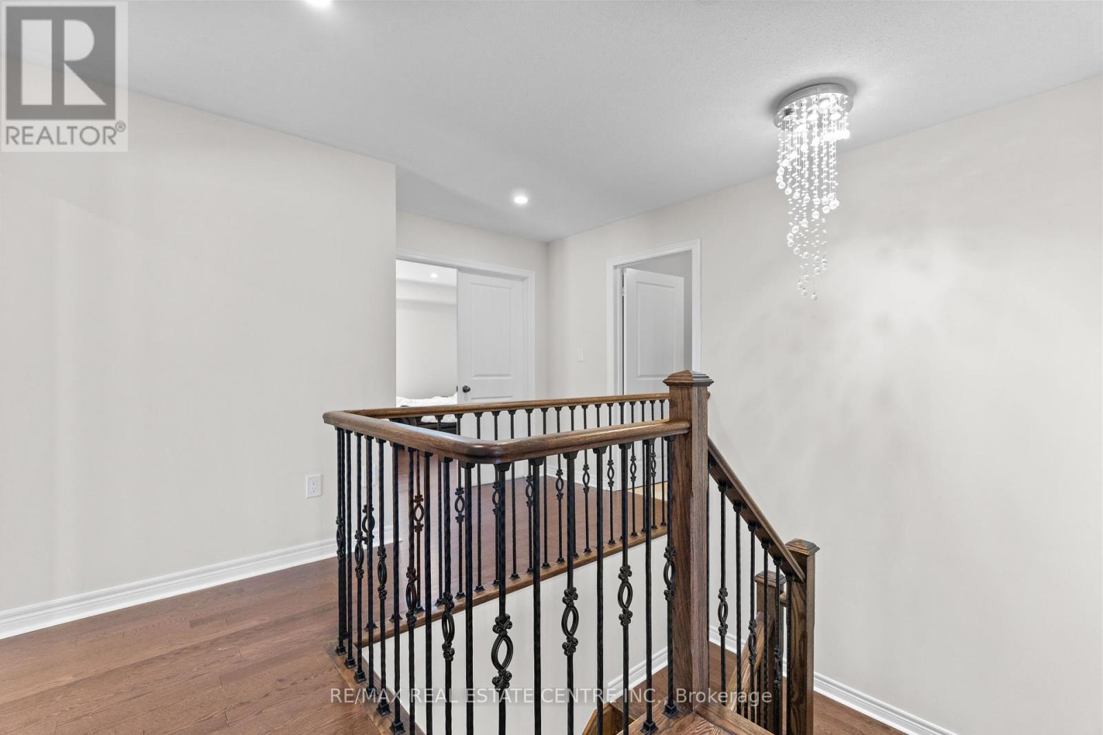 19 Foliage Drive, Brampton, Ontario  L7A 4M7 - Photo 21 - W12350106
