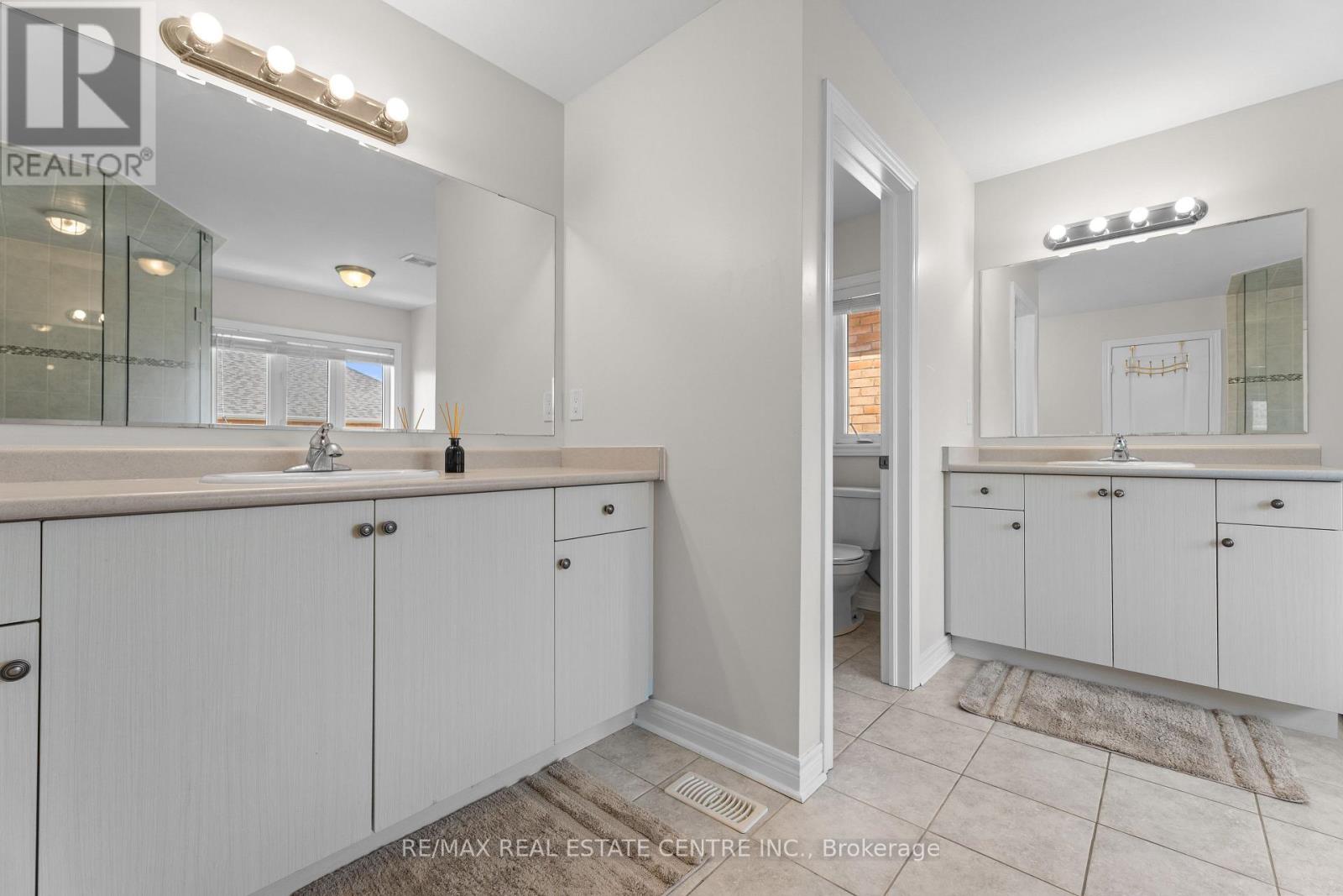 19 Foliage Drive, Brampton, Ontario  L7A 4M7 - Photo 25 - W12350106