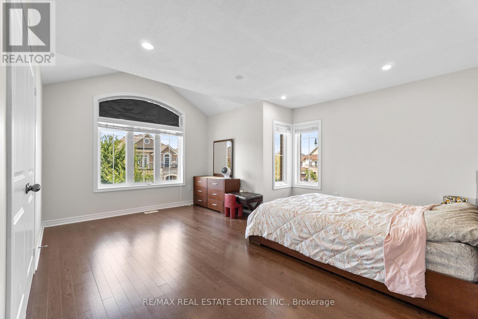 19 Foliage Drive, Brampton, Ontario  L7A 4M7 - Photo 29 - W12350106