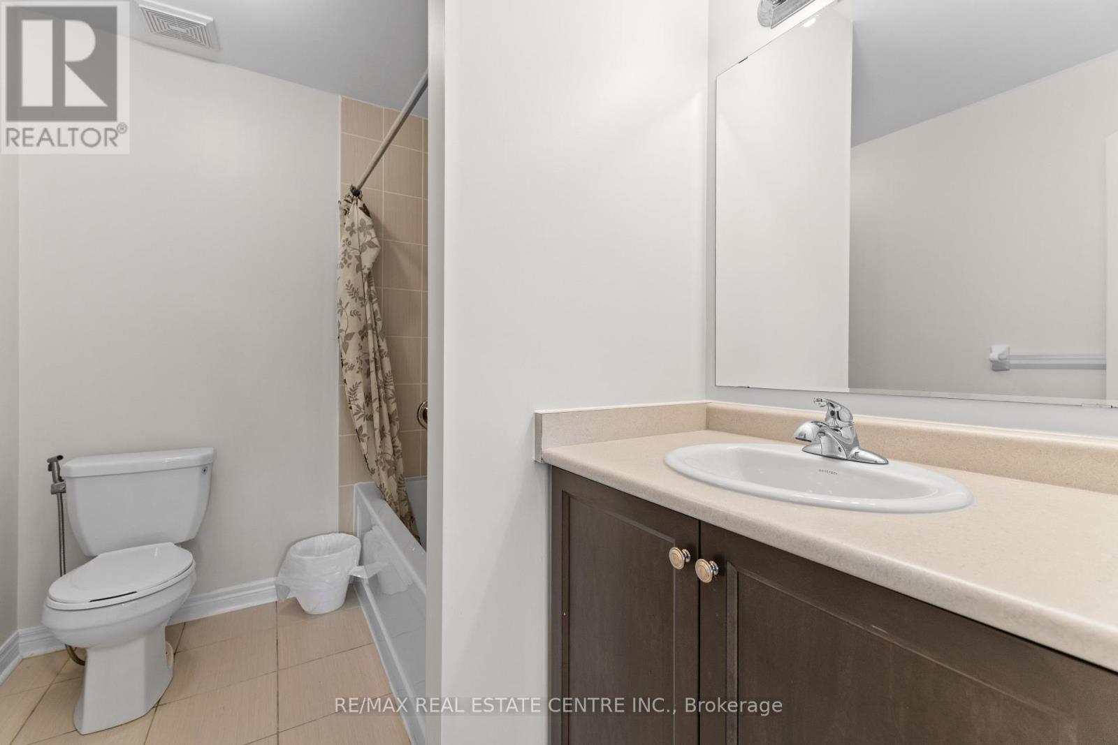 19 Foliage Drive, Brampton, Ontario  L7A 4M7 - Photo 32 - W12350106