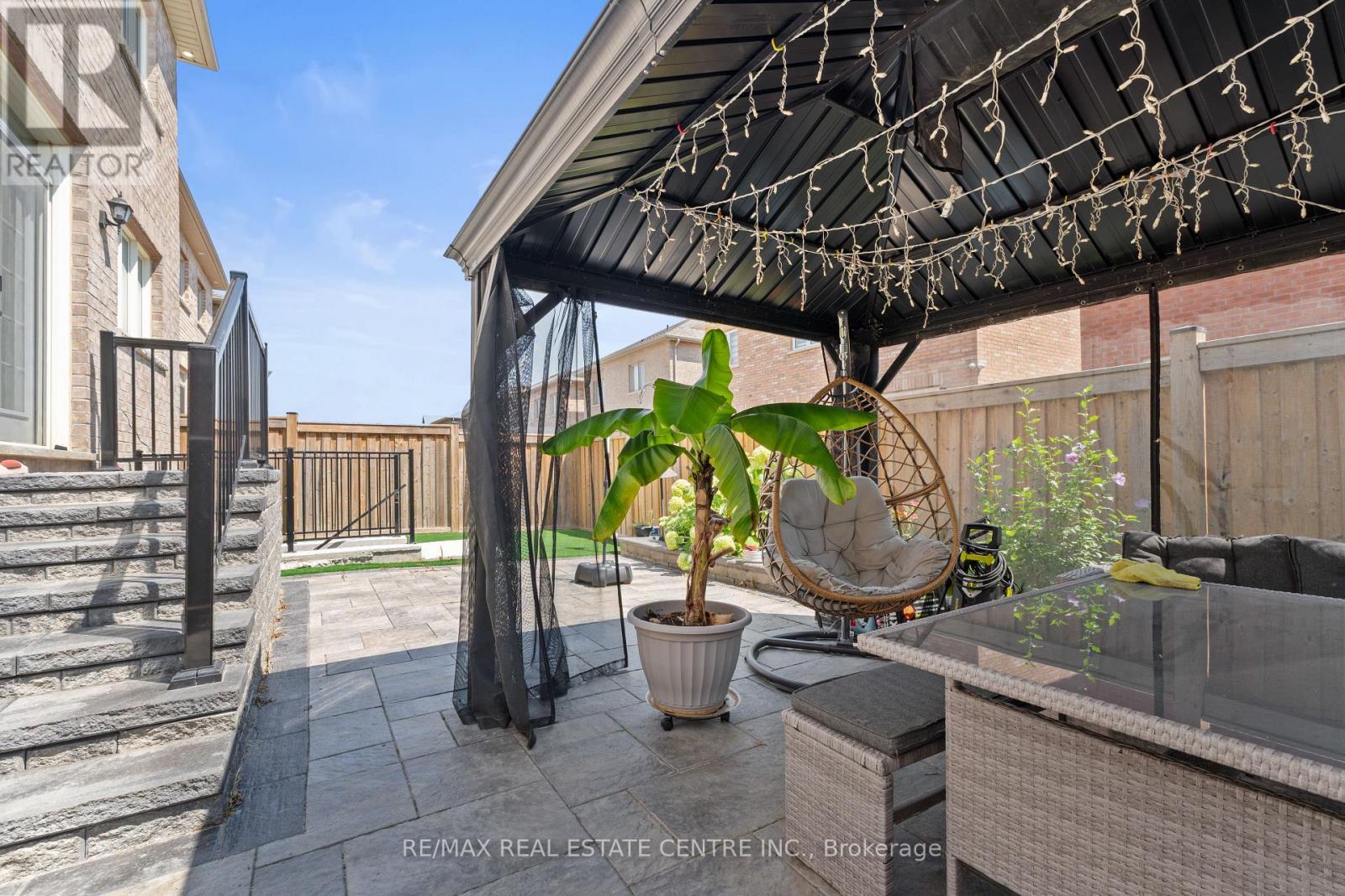 19 Foliage Drive, Brampton, Ontario  L7A 4M7 - Photo 45 - W12350106