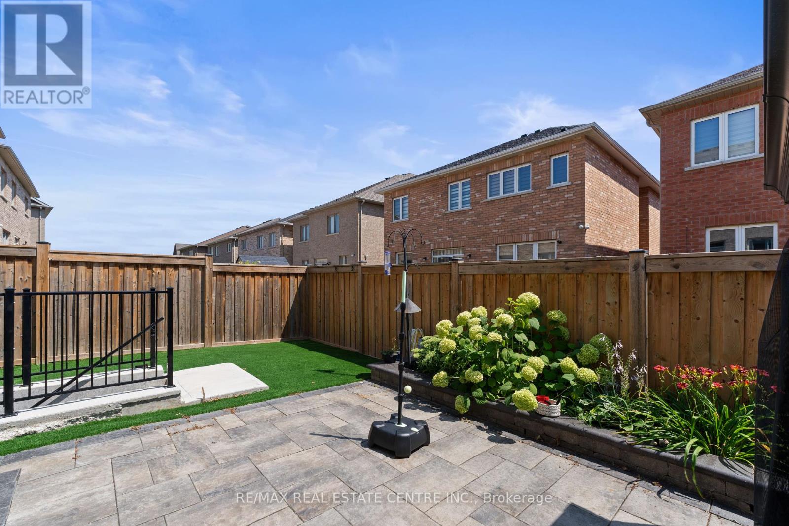 19 Foliage Drive, Brampton, Ontario  L7A 4M7 - Photo 46 - W12350106