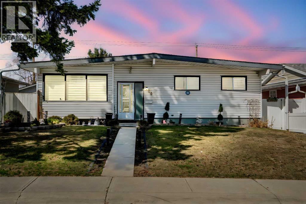 Property at 908 Raynard Crescent SE image 1