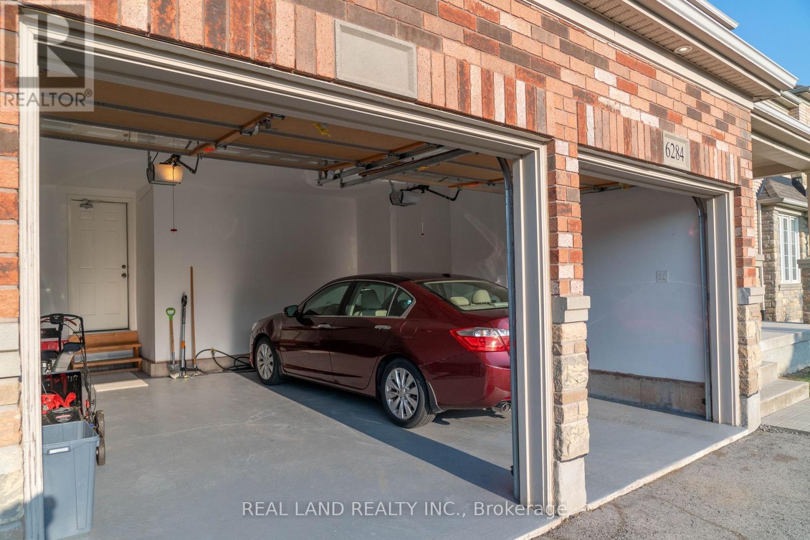 6284 St. Michael Avenue, Niagara Falls, Ontario  L2H 0C7 - Photo 27 - X12350006